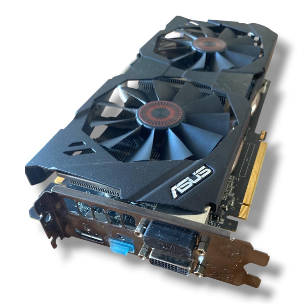 ASUS Strix GeForce GTX 970 - 4 GB GDDR5, 256-Bit - Ekran kartı